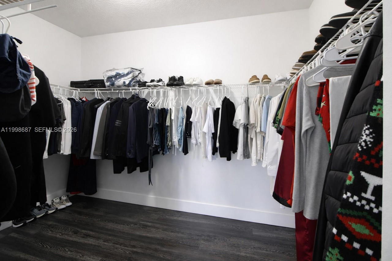 Real estate property located at 15045 38th Ter, Miami-dade, Kayla S Place, Miami, FL