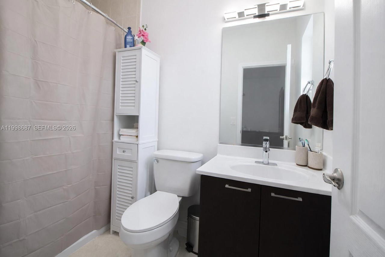 Real estate property located at 15045 38th Ter, Miami-dade, Kayla S Place, Miami, FL