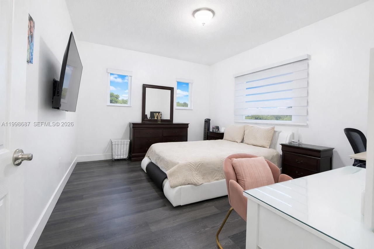 Real estate property located at 15045 38th Ter, Miami-dade, Kayla S Place, Miami, FL