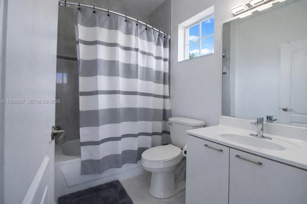 Real estate property located at 15045 38th Ter, Miami-dade, Kayla S Place, Miami, FL