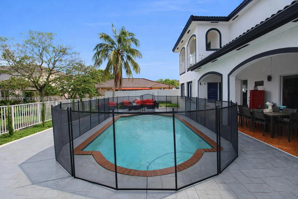 Real estate property located at 15045 38th Ter, Miami-dade, Kayla S Place, Miami, FL