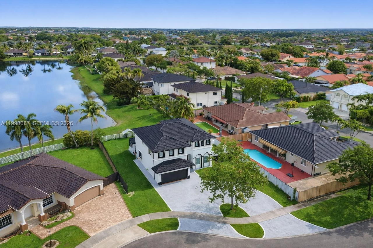Real estate property located at 15045 38th Ter, Miami-dade, Kayla S Place, Miami, FL