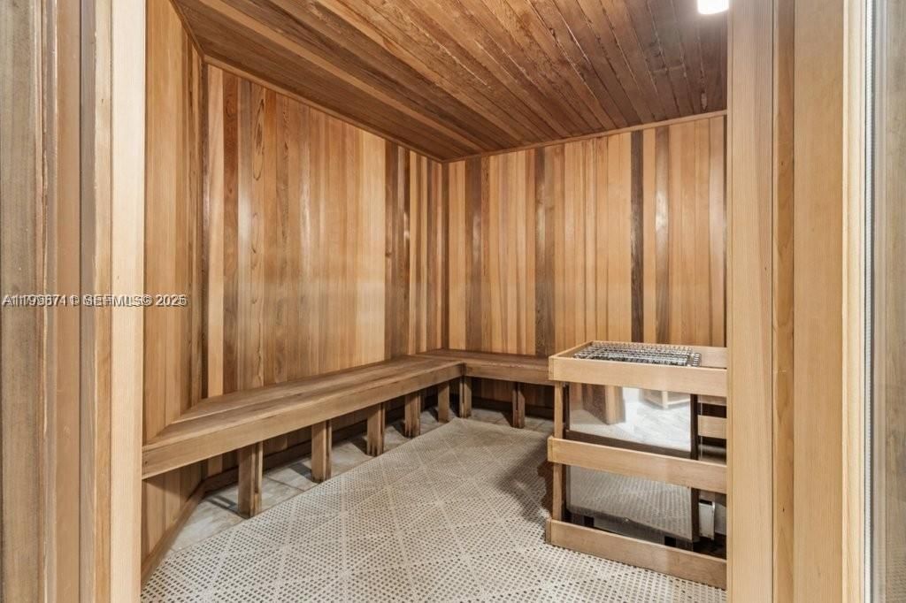 Real estate property located at 510 84th Ave #412, Broward, Veranda Condo, Plantation, FL