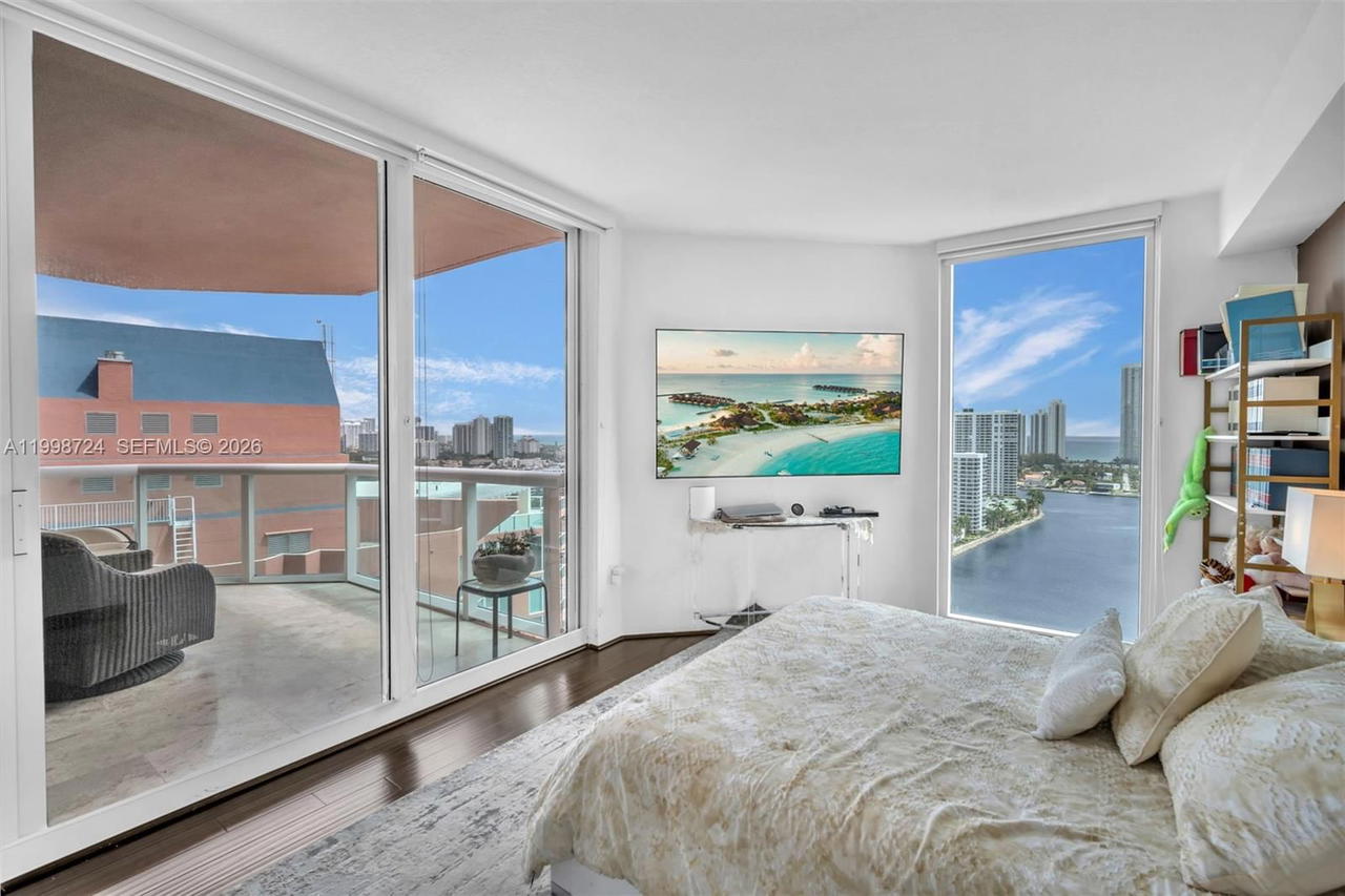 Real estate property located at 3370 Hidden Bay Dr #2407, Miami-dade, 100 Hidden Bay Condo, Aventura, FL