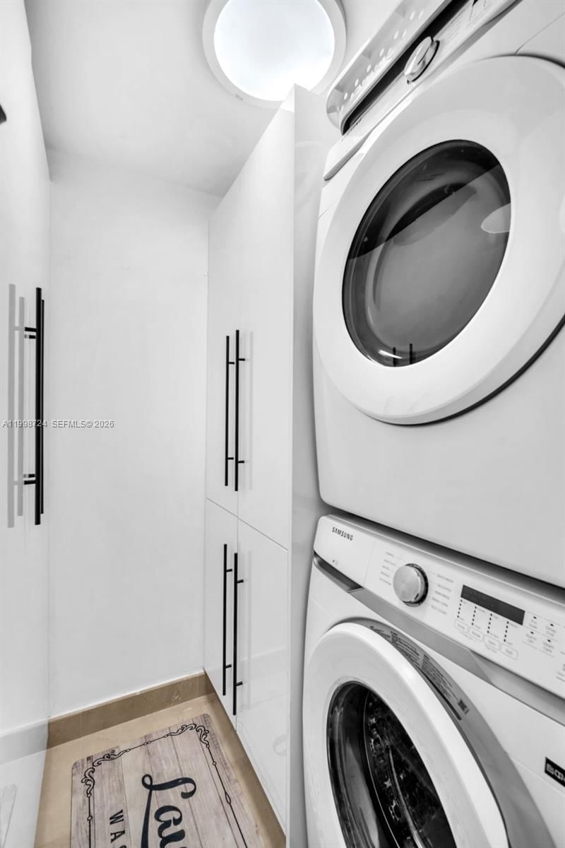 Real estate property located at 3370 Hidden Bay Dr #2407, Miami-dade, 100 Hidden Bay Condo, Aventura, FL