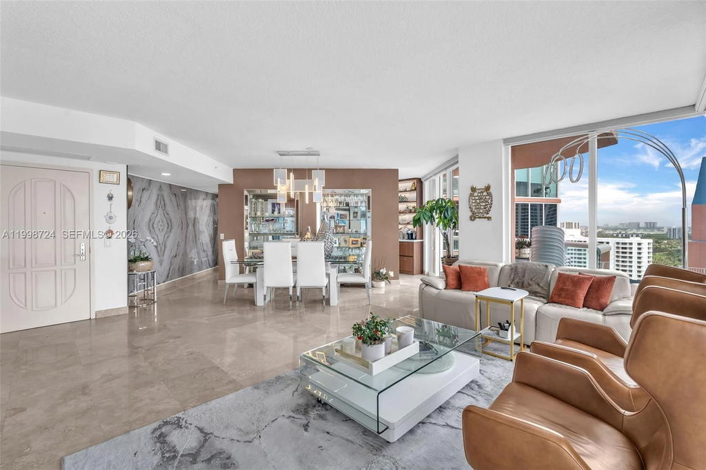 Real estate property located at 3370 Hidden Bay Dr #2407, Miami-dade, 100 Hidden Bay Condo, Aventura, FL