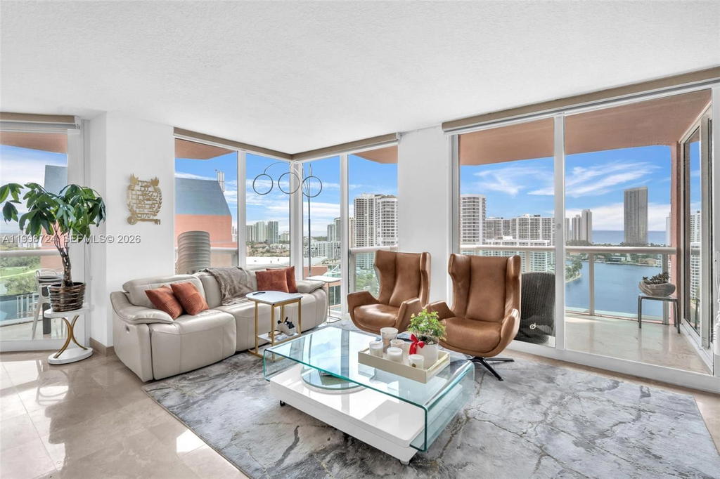 Real estate property located at 3370 Hidden Bay Dr #2407, Miami-dade, 100 Hidden Bay Condo, Aventura, FL