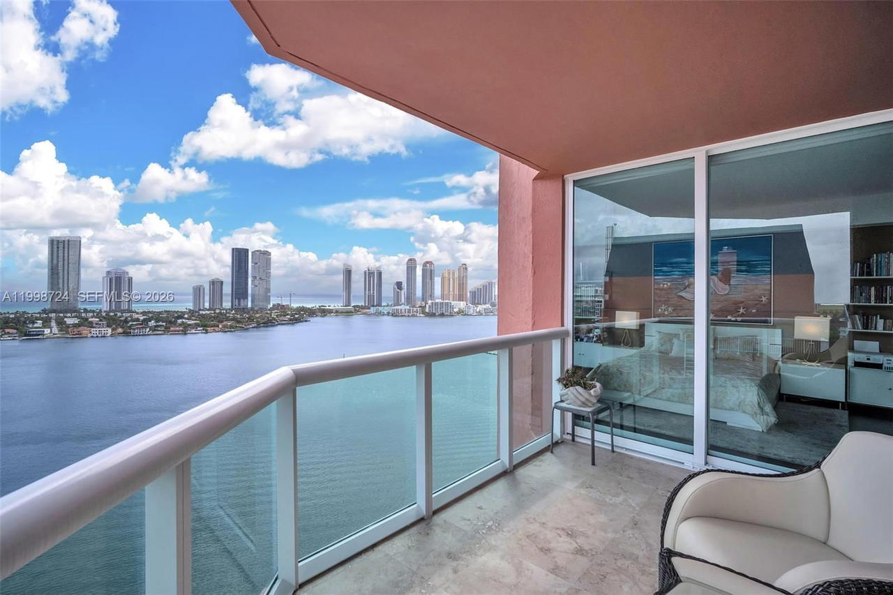 Real estate property located at 3370 Hidden Bay Dr #2407, Miami-dade, 100 Hidden Bay Condo, Aventura, FL