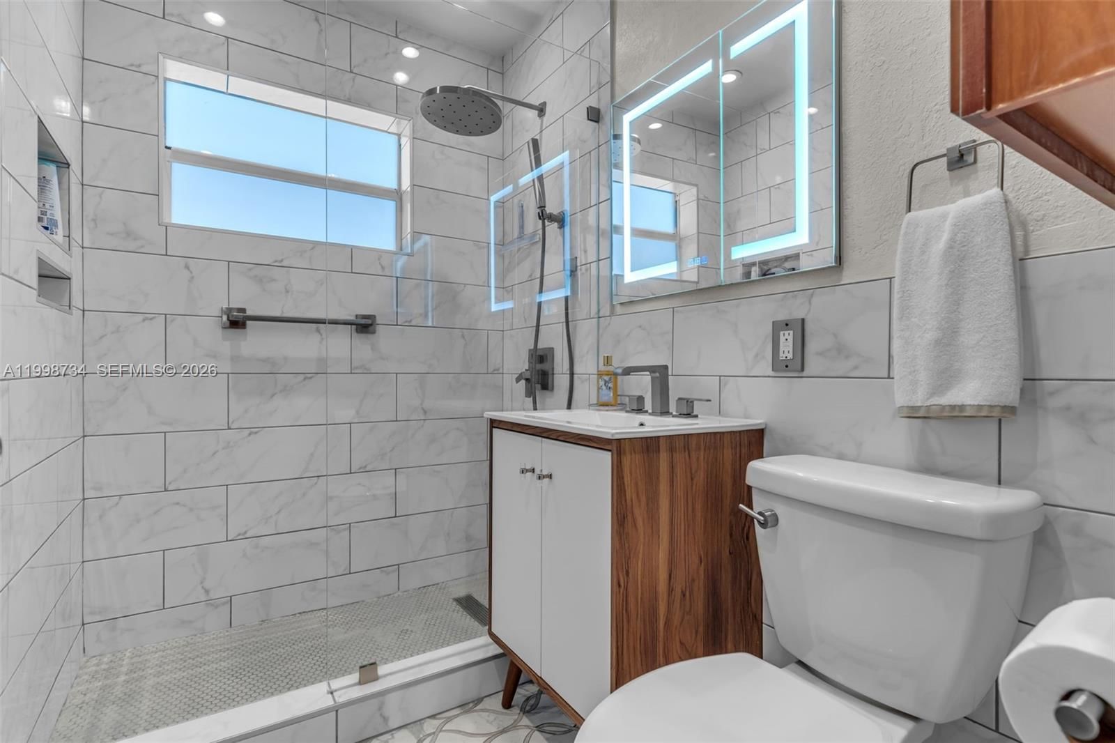 Real estate property located at 5100 116th Ave, Miami-dade, Westwood Lake 4th Addn, Miami, FL