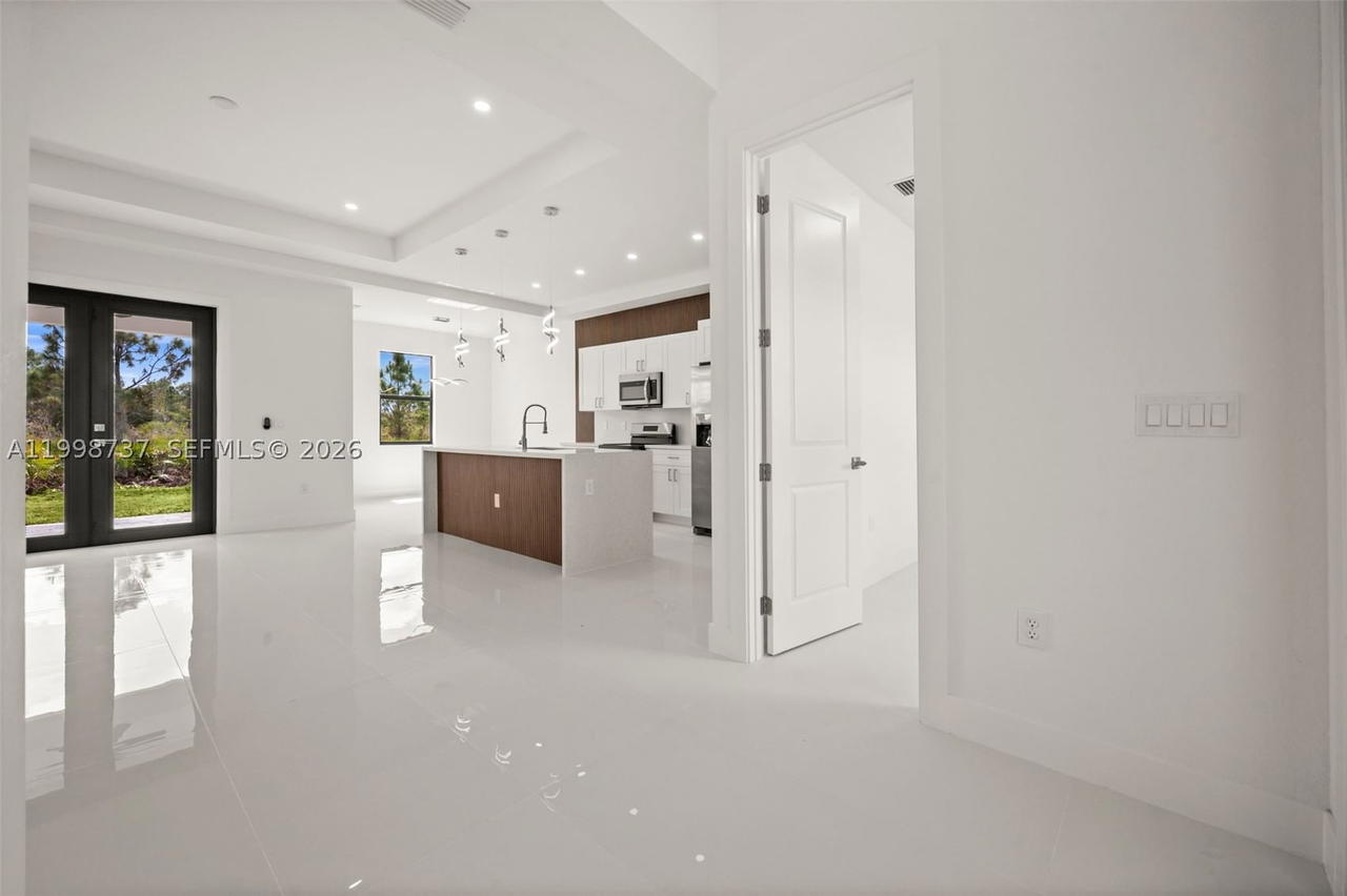 Real estate property located at 936 Bolivia Dr, Lee, Lehigh Acres, Lehigh Acres, FL