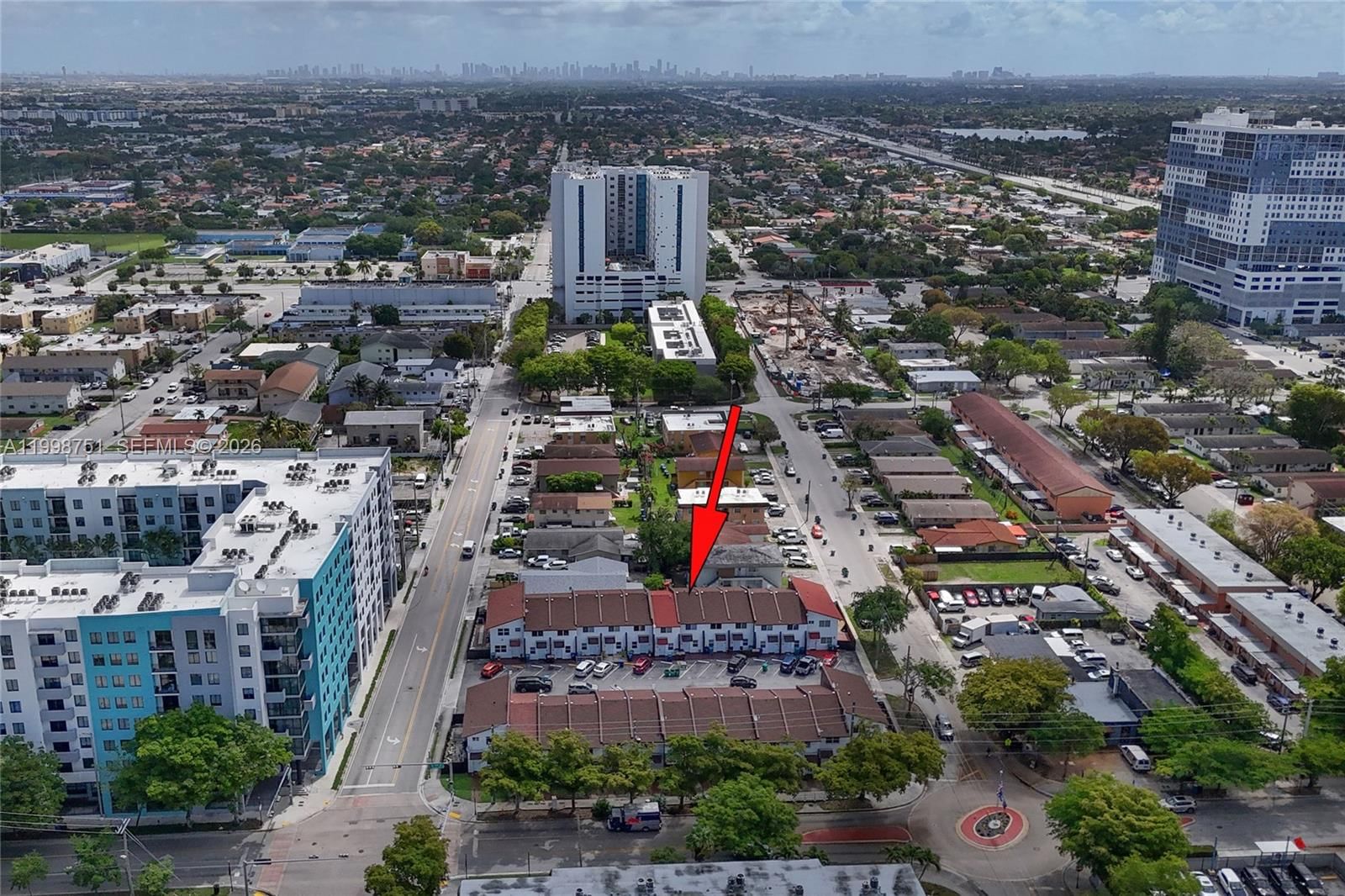 Real estate property located at 401 109th Ave, Miami-dade, El Polo Condo, Sweetwater, FL