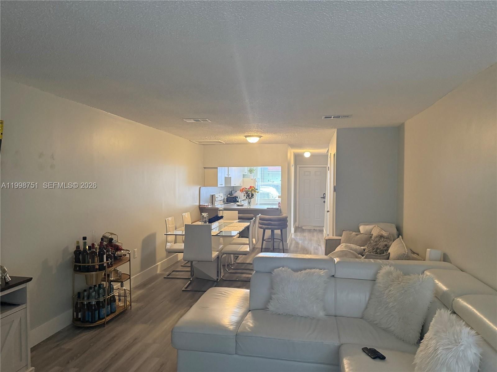 Real estate property located at 401 109th Ave, Miami-dade, El Polo Condo, Sweetwater, FL