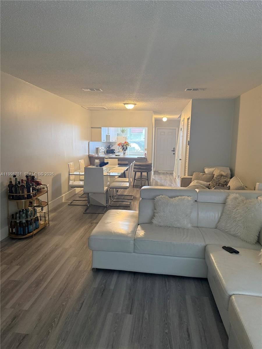 Real estate property located at 401 109th Ave, Miami-dade, El Polo Condo, Sweetwater, FL