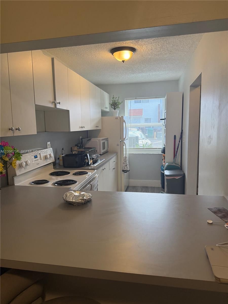 Real estate property located at 401 109th Ave, Miami-dade, El Polo Condo, Sweetwater, FL