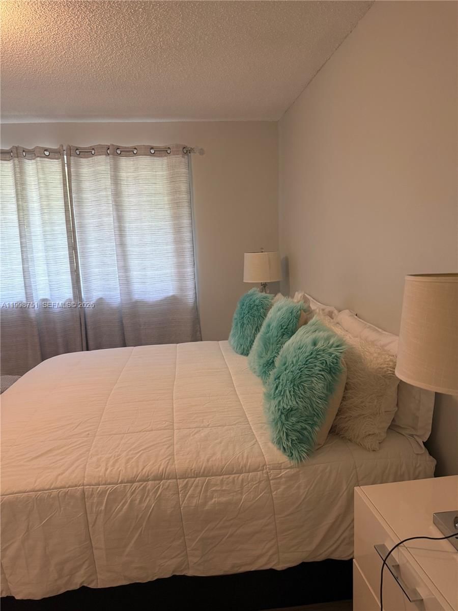 Real estate property located at 401 109th Ave, Miami-dade, El Polo Condo, Sweetwater, FL