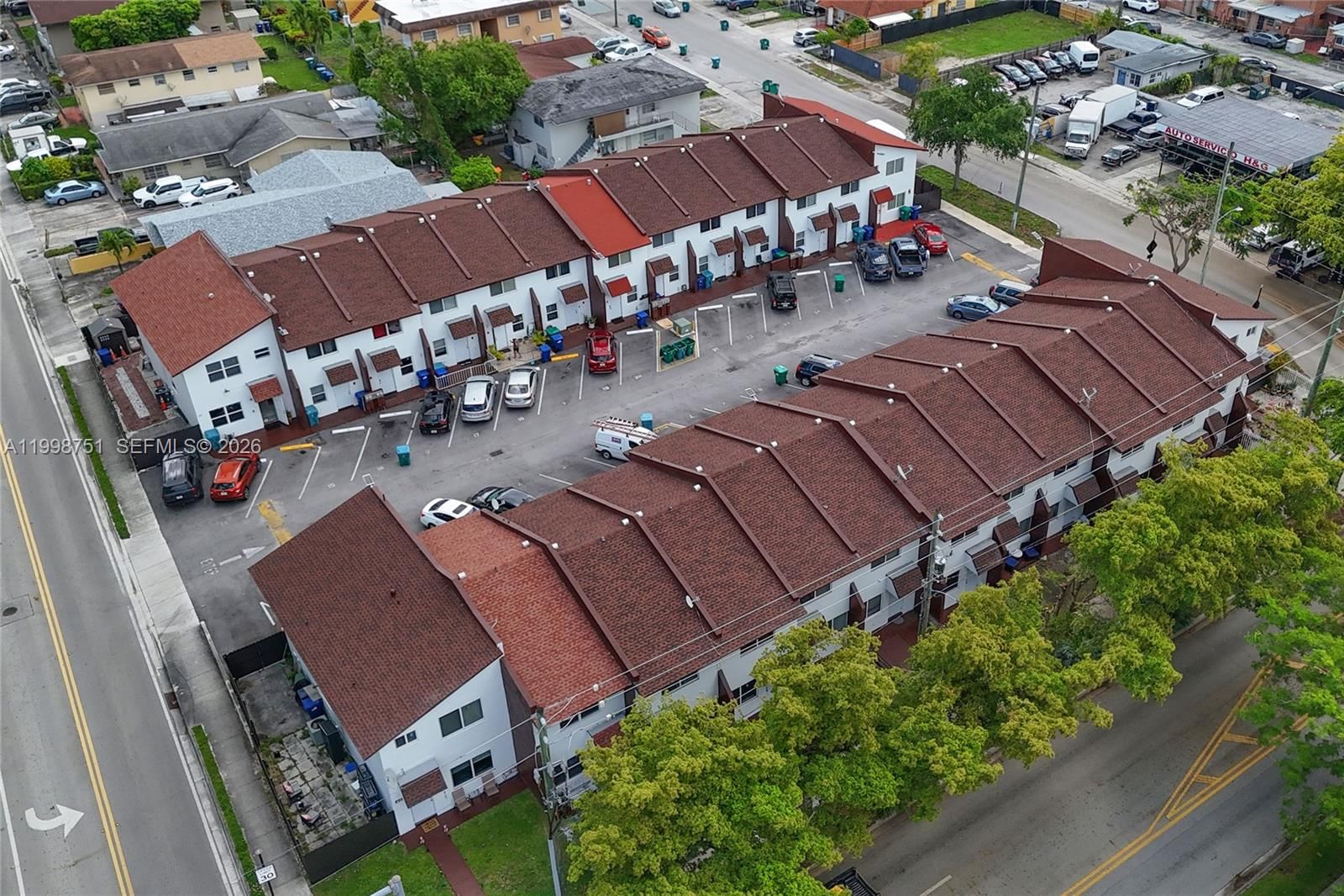 Real estate property located at 401 109th Ave, Miami-dade, El Polo Condo, Sweetwater, FL