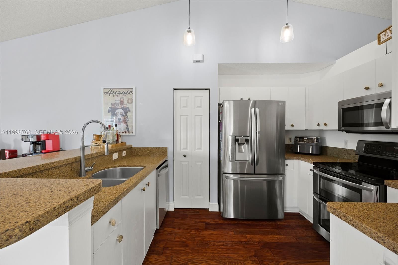 Real estate property located at 1413 Majesty Ter, Broward, Sector 2-parcels 21a 25 2, Weston, FL