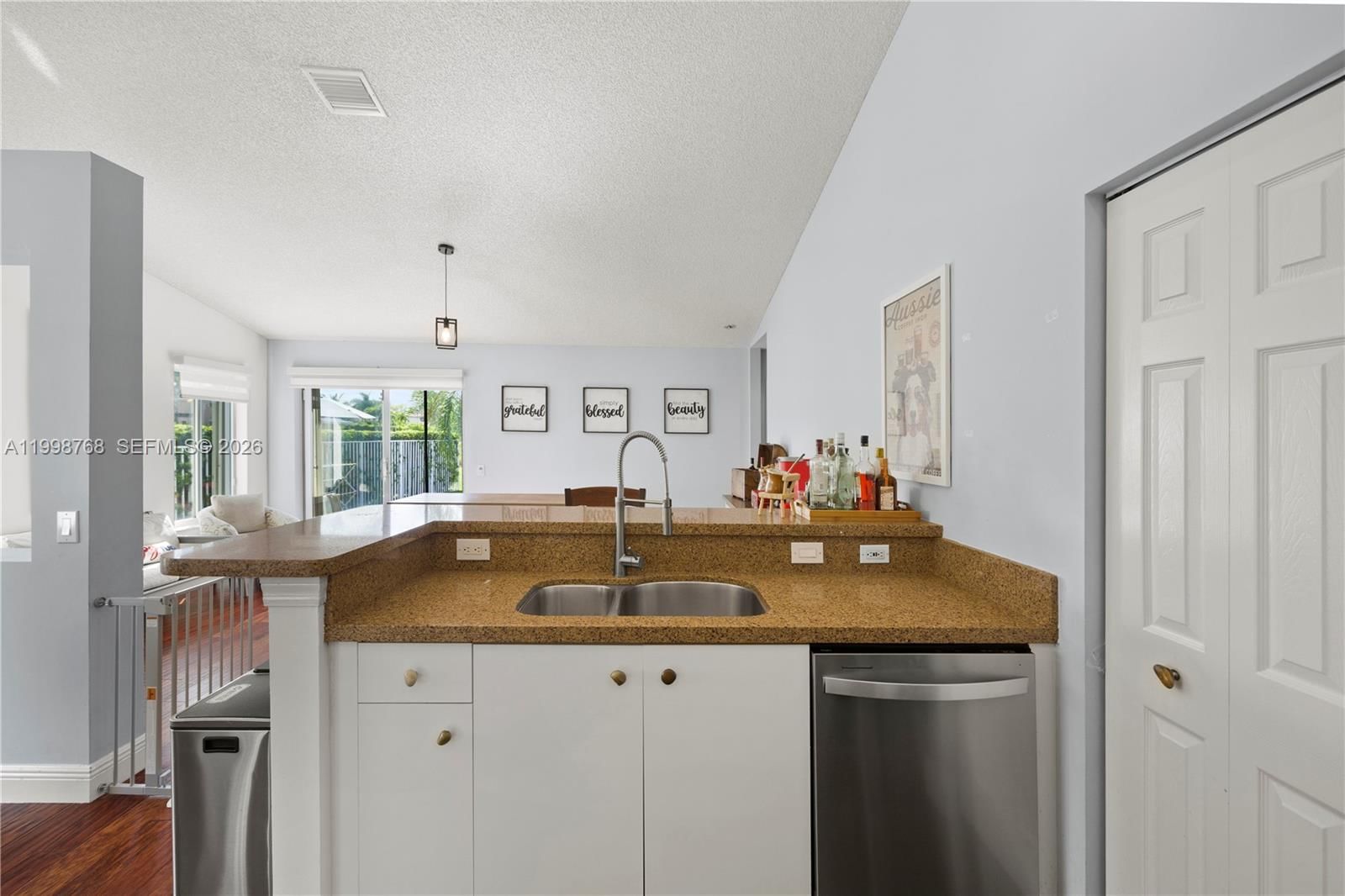 Real estate property located at 1413 Majesty Ter, Broward, Sector 2-parcels 21a 25 2, Weston, FL