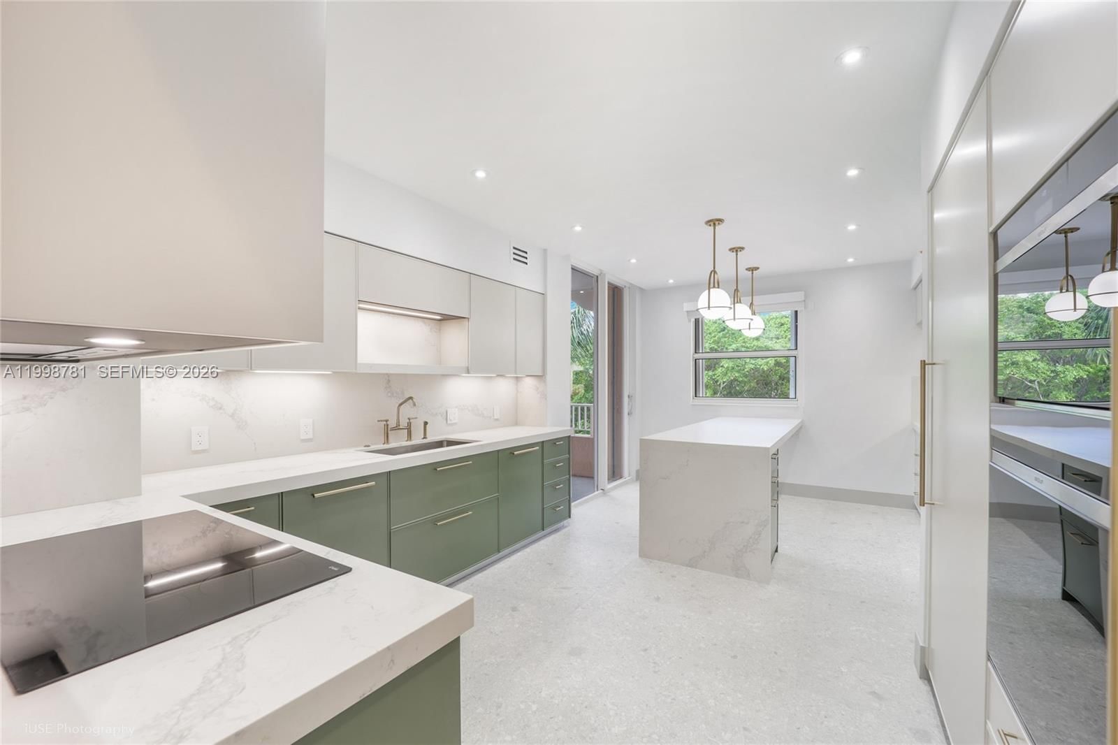 Real estate property located at 737 Crandon Blvd #301, Miami-dade, Lake Villa Two Condo, Key Biscayne, FL