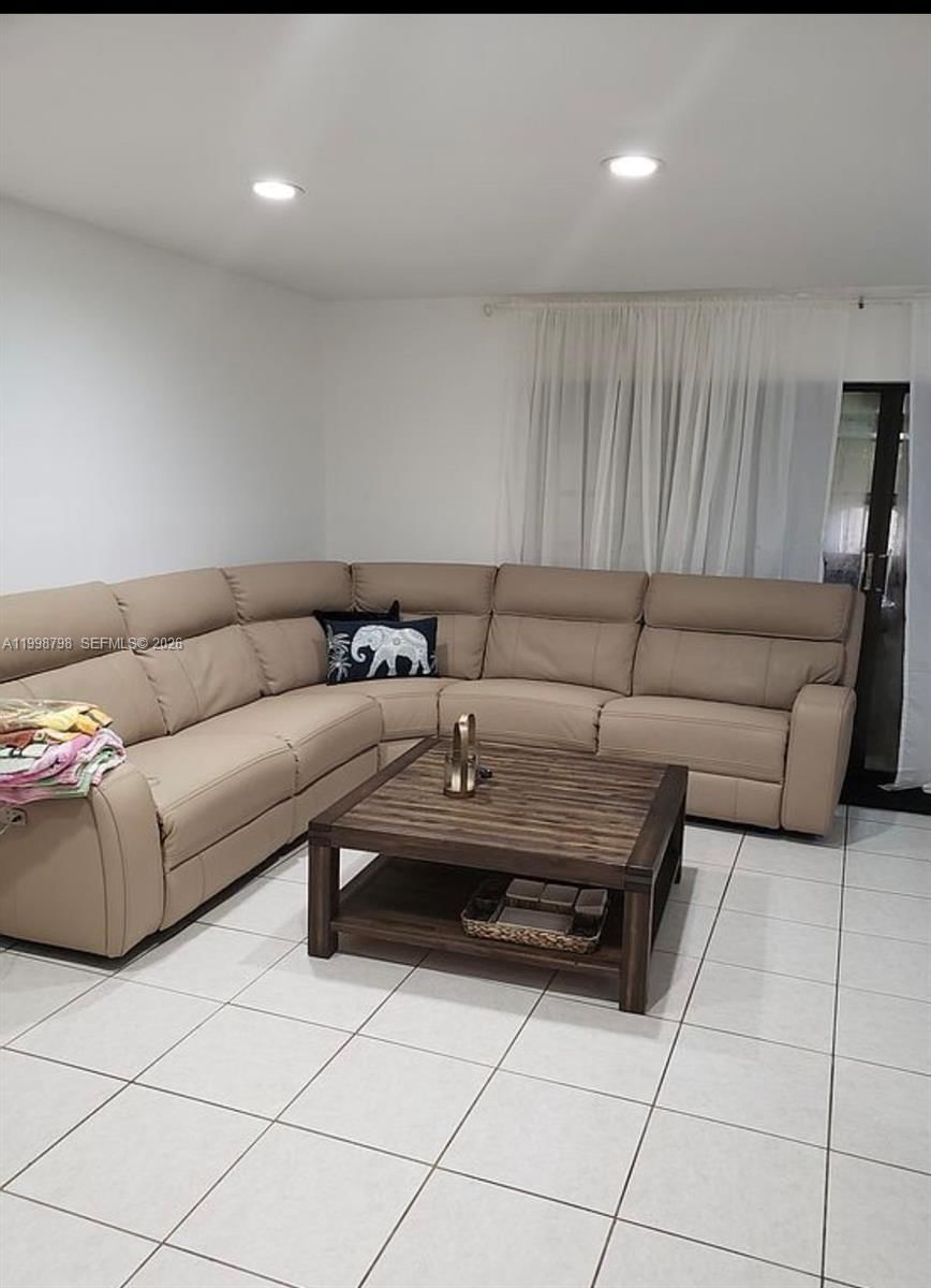 Real estate property located at 3301 Raleigh St #4A, Broward, Hollywood Gardens, Hollywood, FL