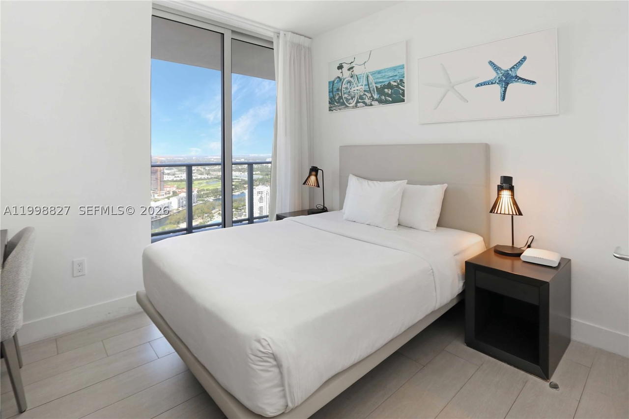 Real estate property located at 4010 Ocean Dr T4004, Broward, 4010 South Ocean Condo, Hollywood, FL