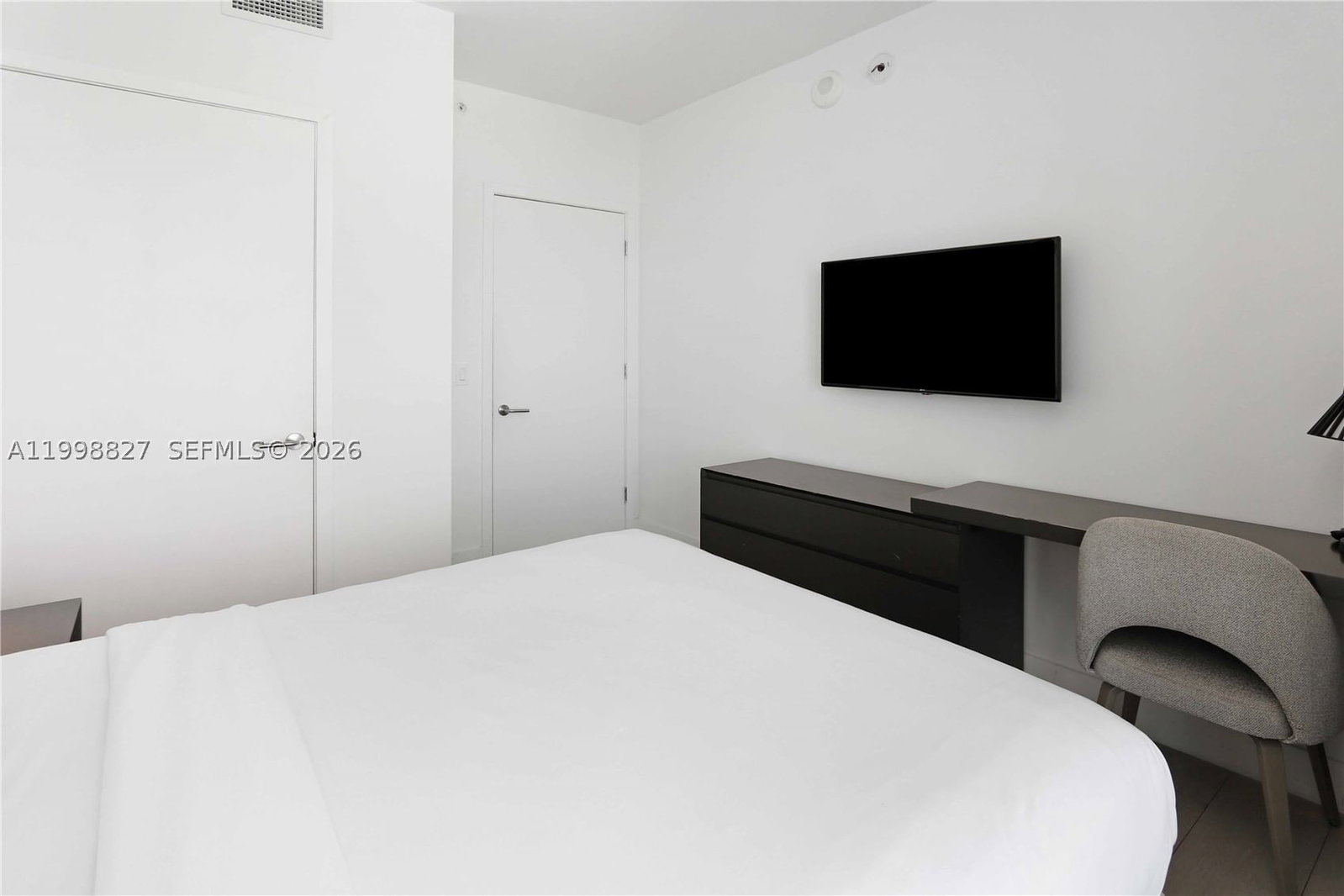 Real estate property located at 4010 Ocean Dr T4004, Broward, 4010 South Ocean Condo, Hollywood, FL