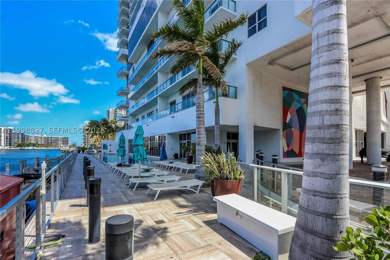 Real estate property located at 4010 Ocean Dr T4004, Broward, 4010 South Ocean Condo, Hollywood, FL