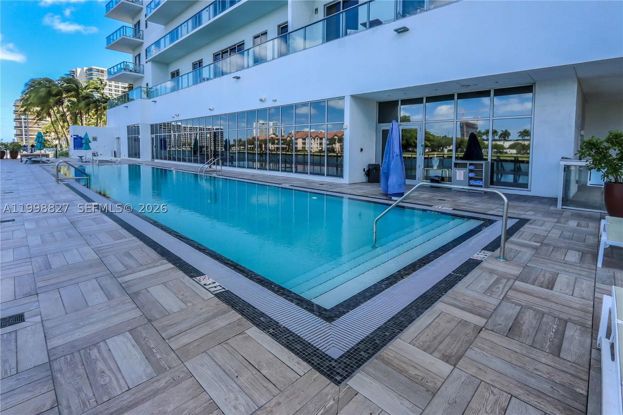 Real estate property located at 4010 Ocean Dr T4004, Broward, 4010 South Ocean Condo, Hollywood, FL