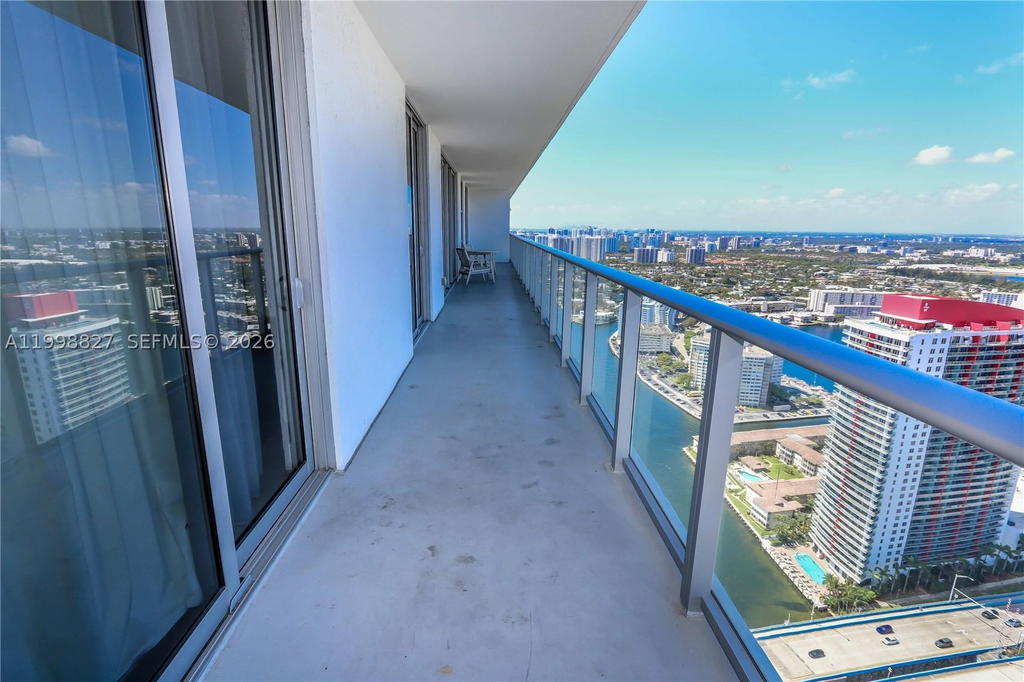 Real estate property located at 4010 Ocean Dr T4004, Broward, 4010 South Ocean Condo, Hollywood, FL