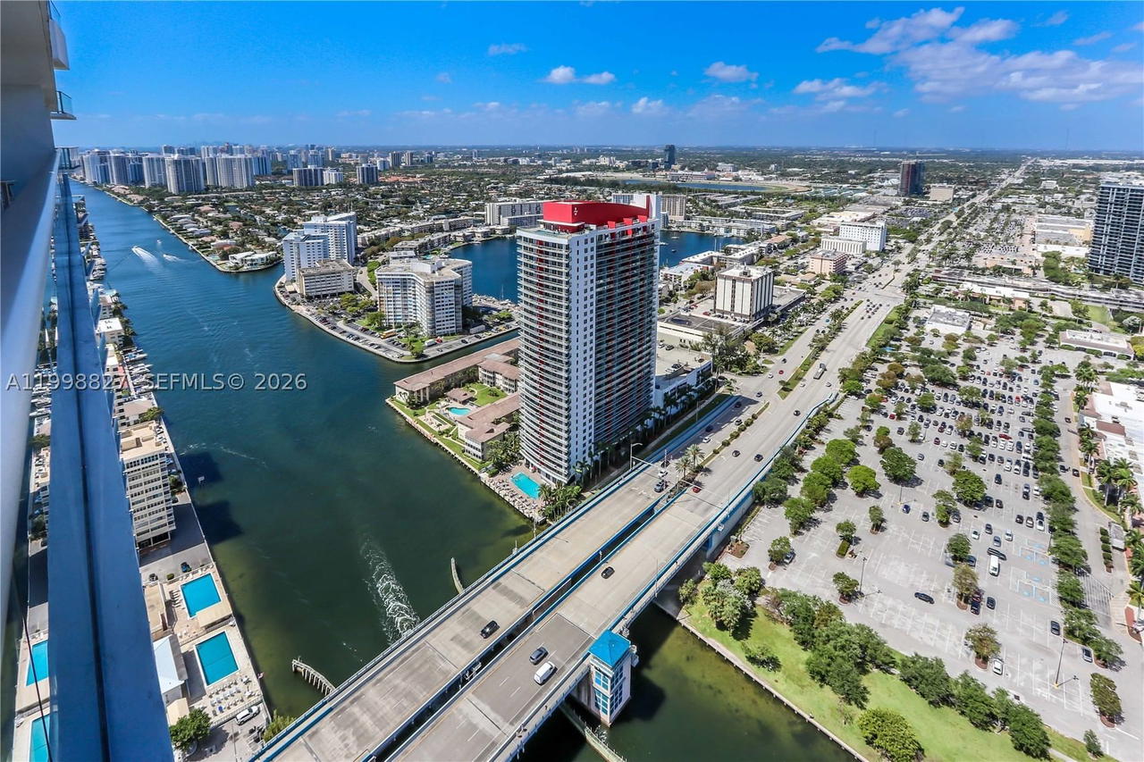 Real estate property located at 4010 Ocean Dr T4004, Broward, 4010 South Ocean Condo, Hollywood, FL