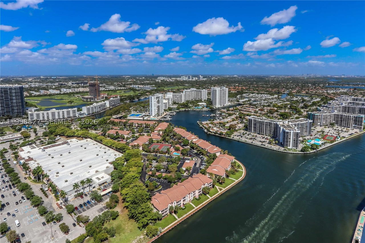 Real estate property located at 4010 Ocean Dr T4004, Broward, 4010 South Ocean Condo, Hollywood, FL