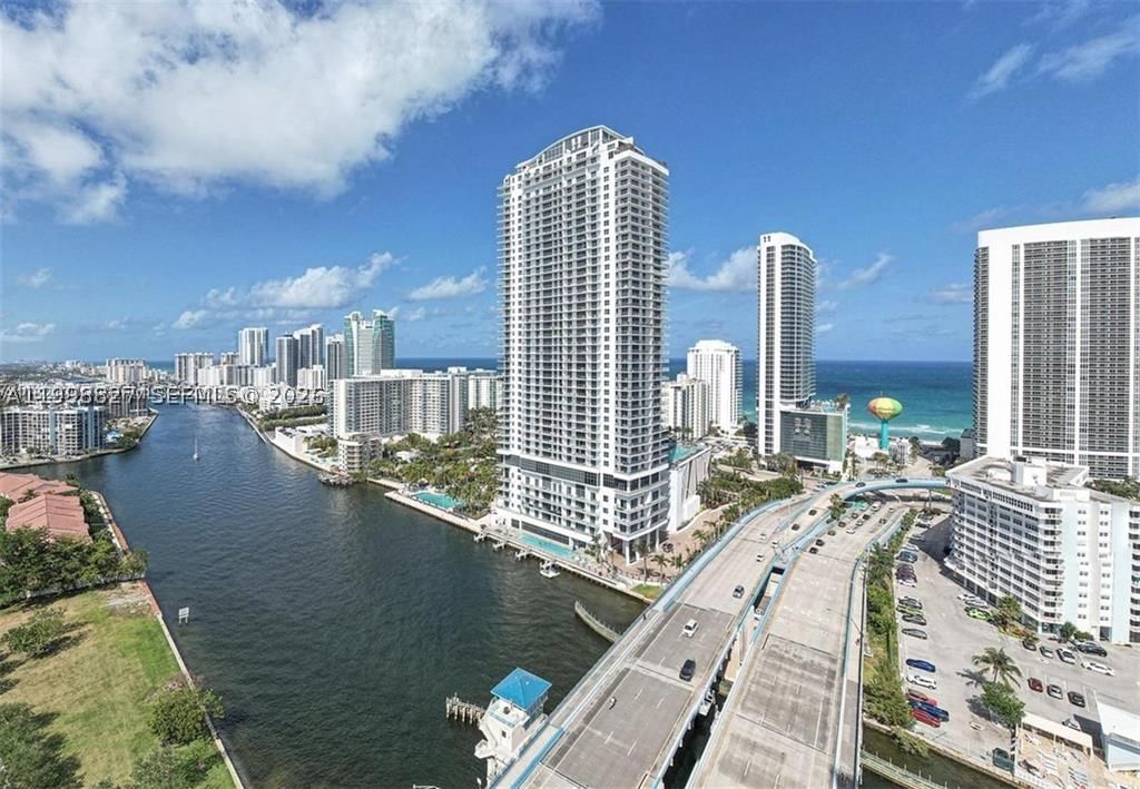 Real estate property located at 4010 Ocean Dr T4004, Broward, 4010 South Ocean Condo, Hollywood, FL