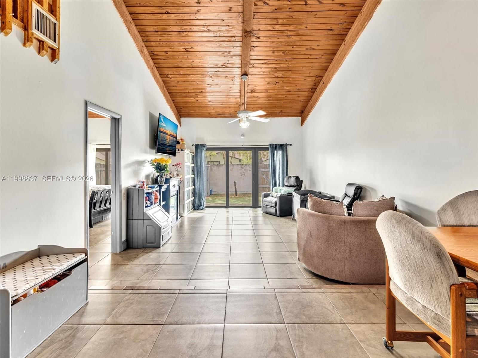 Real estate property located at 13406 102nd Ln, Miami-dade, Cindis Place Sec 1, Miami, FL