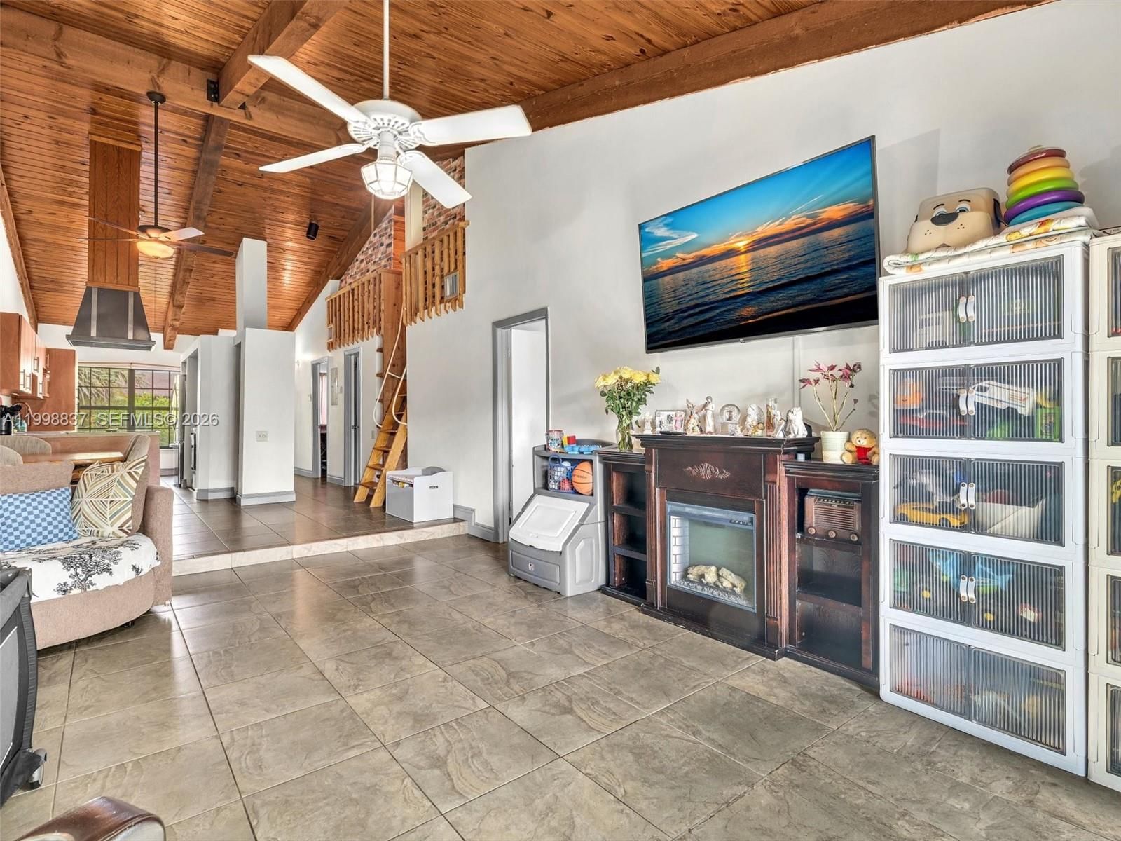 Real estate property located at 13406 102nd Ln, Miami-dade, Cindis Place Sec 1, Miami, FL