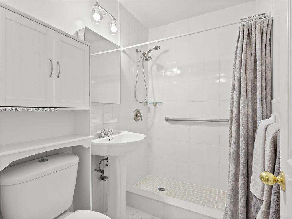 Real estate property located at 6665 39th St, Miami-dade, Virginia Gardens Estates, Virginia Gardens, FL