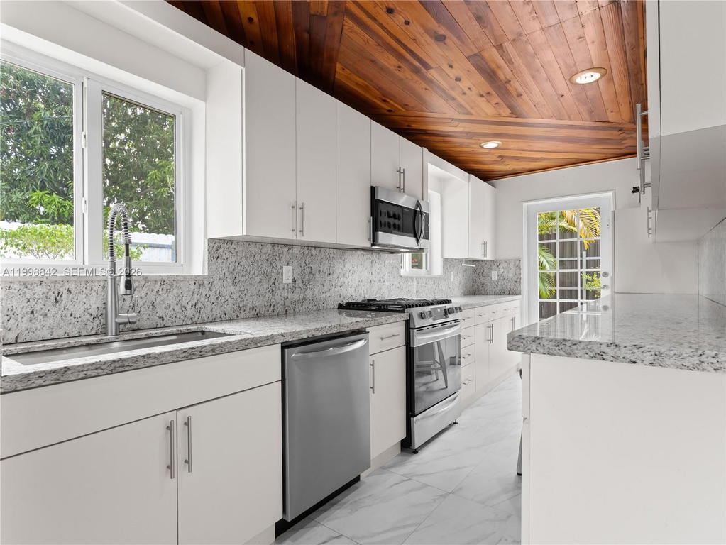 Real estate property located at 6665 39th St, Miami-dade, Virginia Gardens Estates, Virginia Gardens, FL