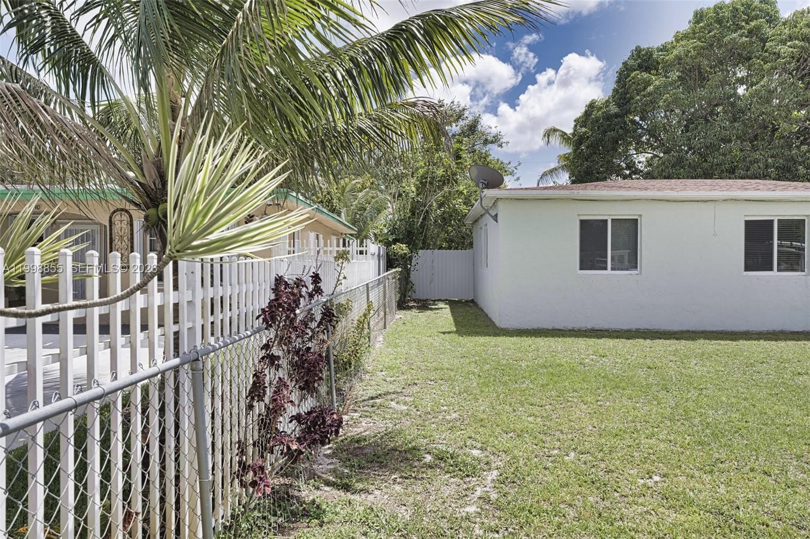 Real estate property located at 1560 130th St, Miami-dade, Shephard Heights 3 Addn, North Miami, FL