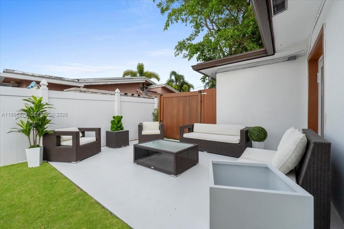 Real estate property located at 1910 36th St, Broward, Royal Palm Acres Third Se, Oakland Park, FL