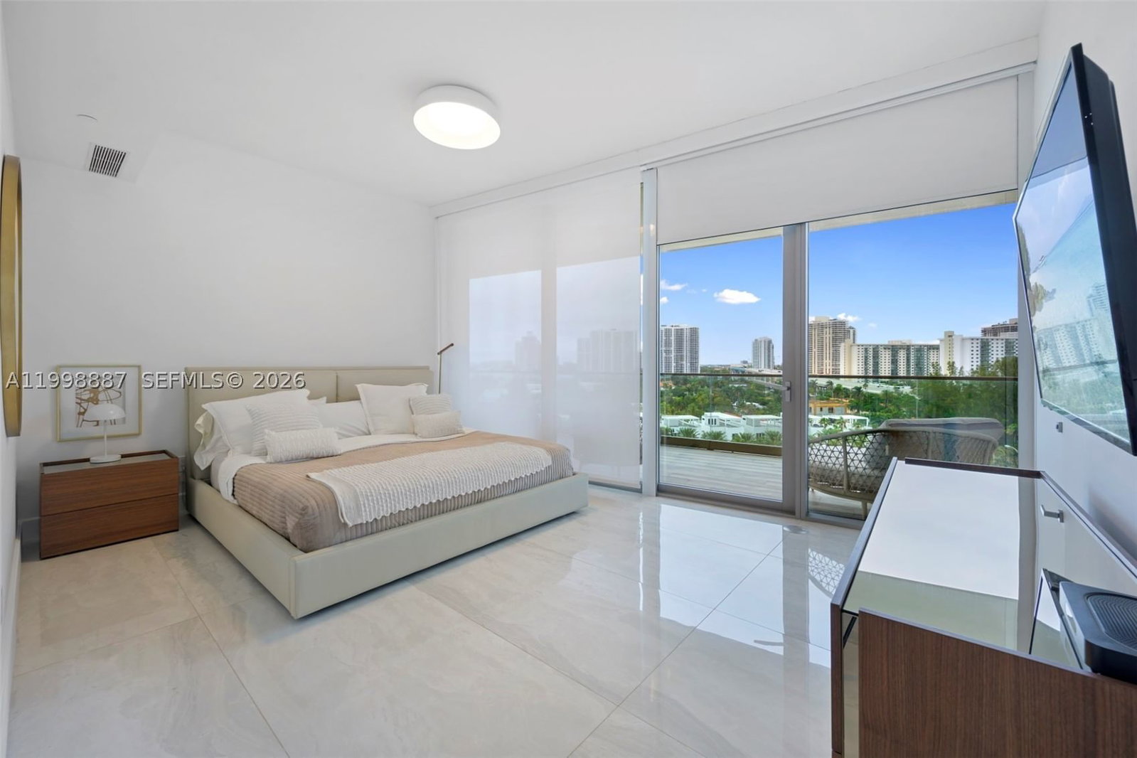 Real estate property located at 18975 Collins Ave #605, Miami-dade, 18975 Collins Condo, Sunny Isles Beach, FL