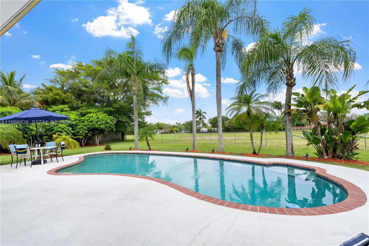 Real estate property located at 10325 102nd Ct, Miami-dade, Kendale South Sec 2 Part, Miami, FL