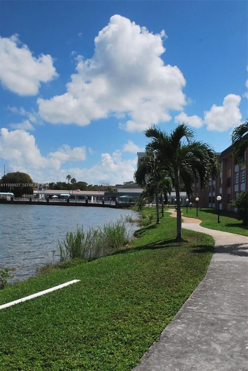 Real estate property located at 18707 14th Ave #733, Miami-dade, Eighth Moorings Condo, Miami, FL