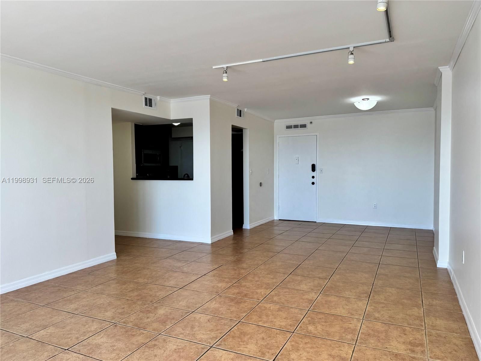 Real estate property located at 2780 183rd St #2012, Miami-dade, Commodore Plaza Condo, Aventura, FL