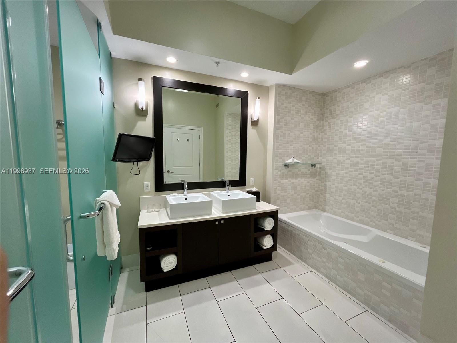 Real estate property located at 5300 87th Ave #1507, Miami-dade, The Blue A Resort Hotel C, Doral, FL