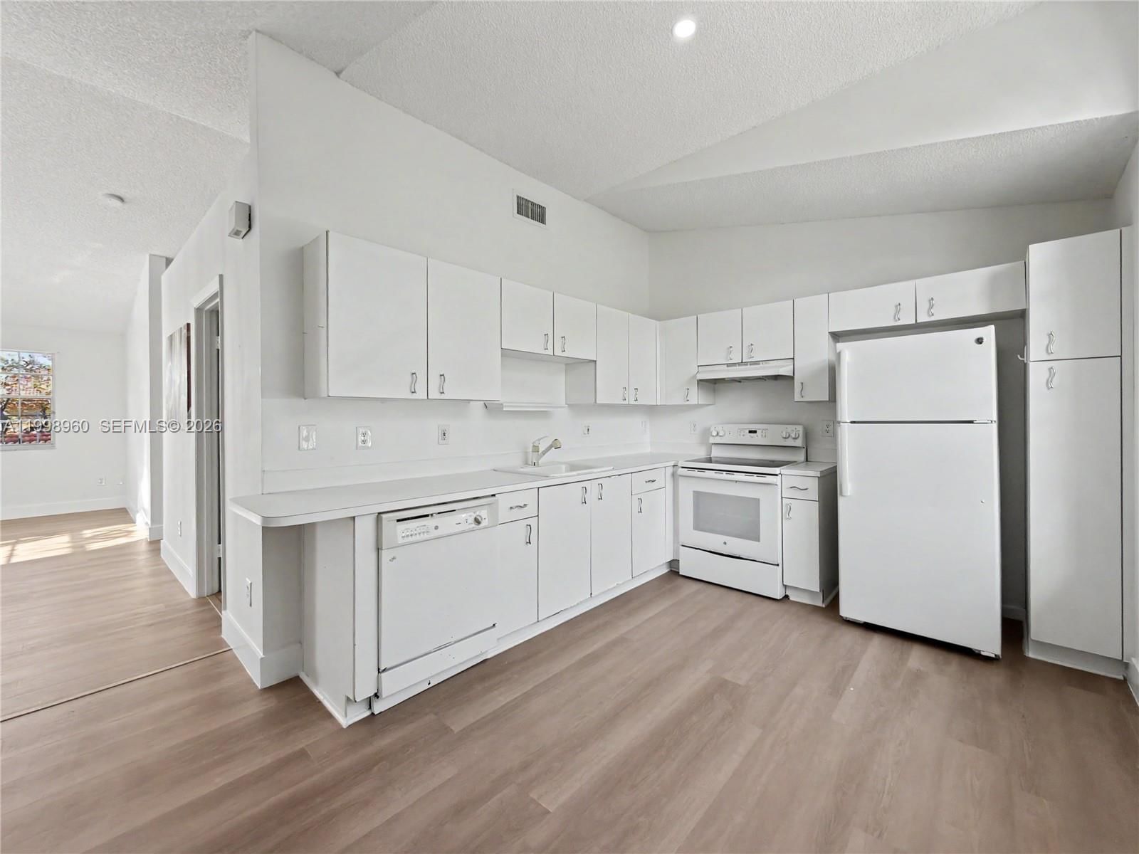 Real estate property located at 21553 87th Ct #102, Miami-dade, Windy Pointe Condo No 63, Cutler Bay, FL