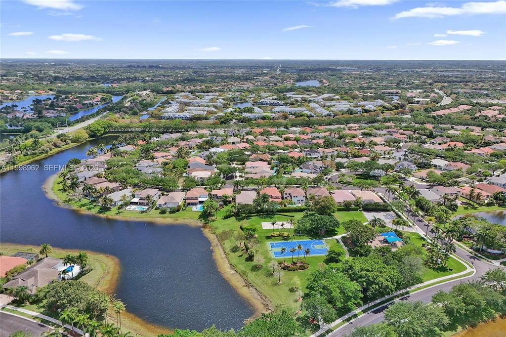 Real estate property located at 1356 Ginger Cir, Broward, Jasmine Island, Weston, FL