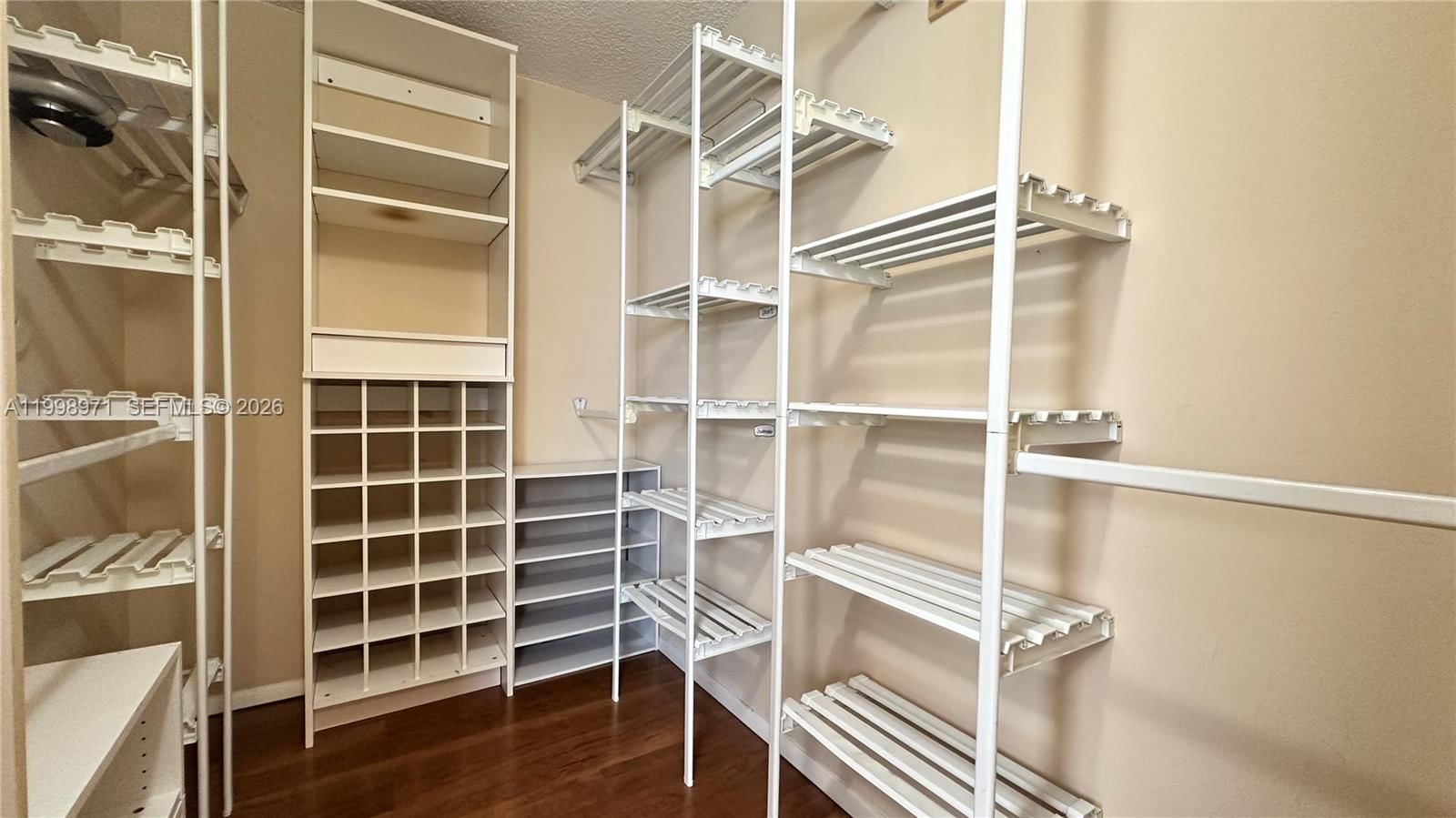 Real estate property located at 1141 Scarborough Dr, Broward, Scarborough Ii, Davie, FL