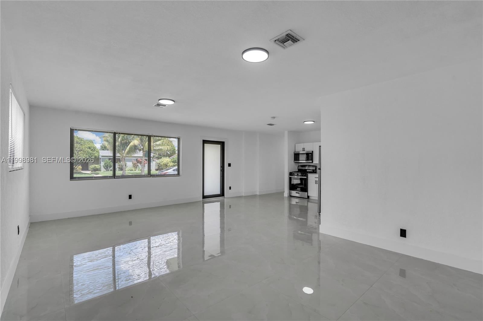 Real estate property located at 1000 198th St, Miami-dade, Norwood 4th Addn, Miami Gardens, FL