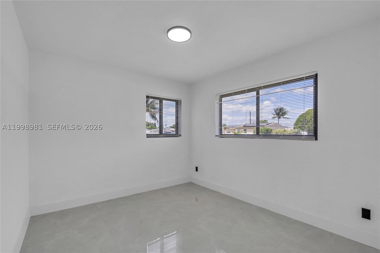 Real estate property located at 1000 198th St, Miami-dade, Norwood 4th Addn, Miami Gardens, FL