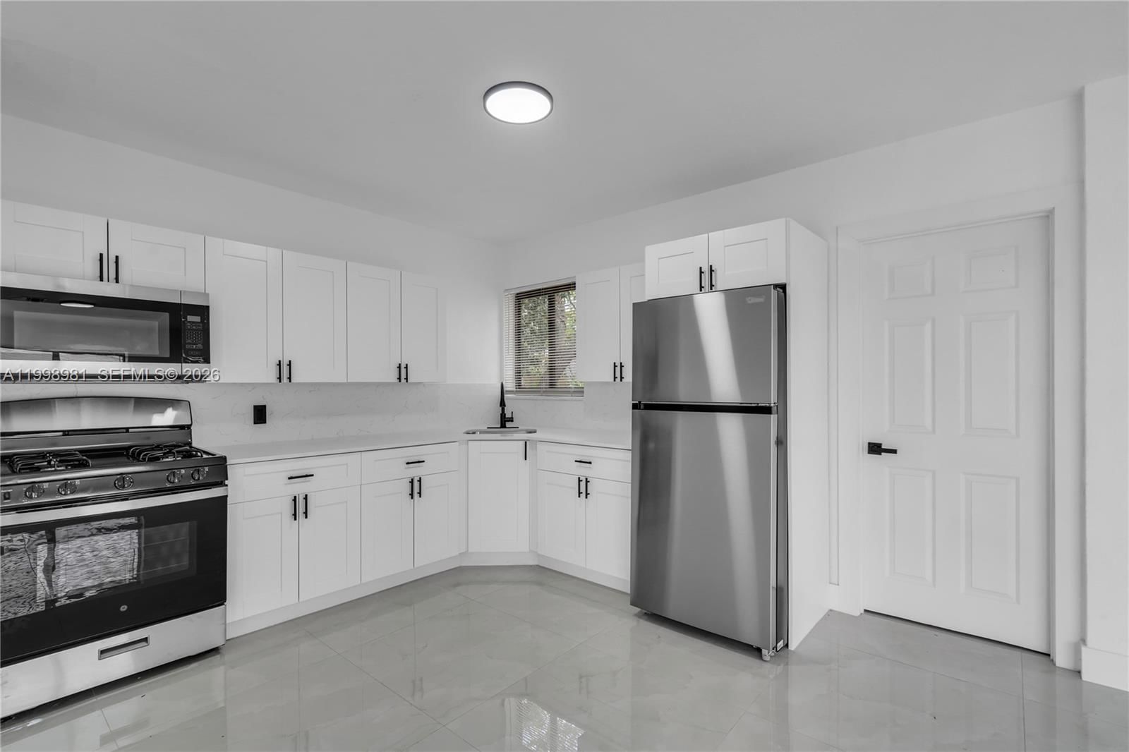 Real estate property located at 1000 198th St, Miami-dade, Norwood 4th Addn, Miami Gardens, FL