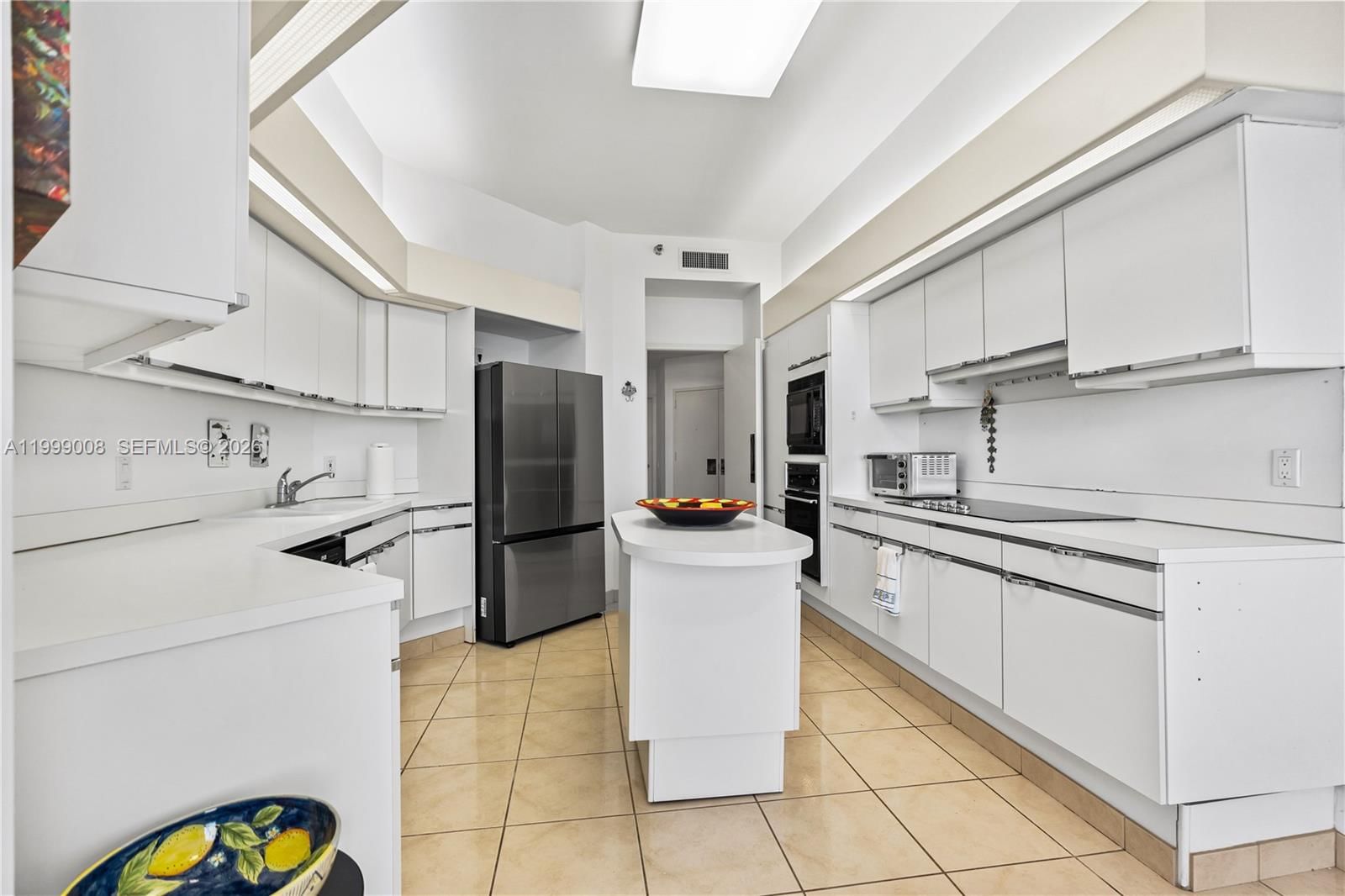 Real estate property located at 3802 207th St #2704, Miami-dade, One Island Place, Aventura, FL